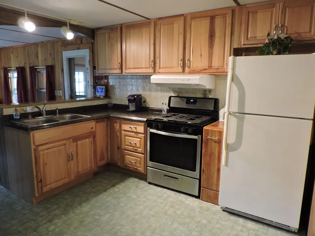 37 Cogswell Way Enfield NH 03748