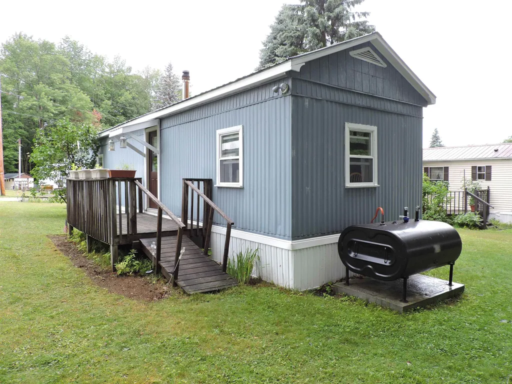 37 Cogswell Way Enfield NH 03748