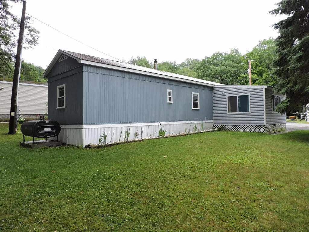 37 Cogswell Way Enfield NH 03748