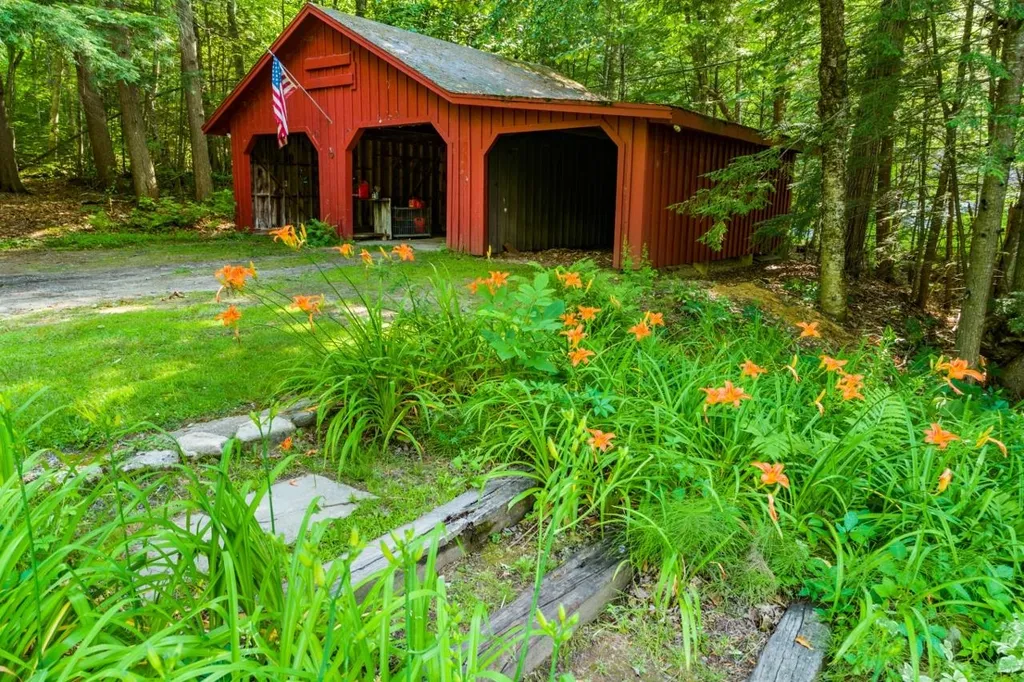 291 Deer Path Lane Bridgewater NH 03222