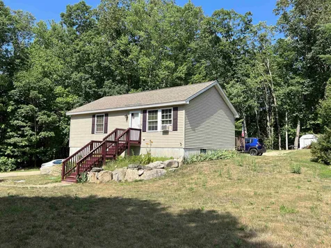 9 Katie Lane Raymond NH 03077