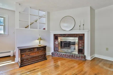 37 N Policy Street Salem NH 03079