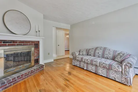 37 N Policy Street Salem NH 03079