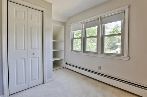 37 N Policy Street Salem NH 03079