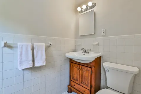37 N Policy Street Salem NH 03079