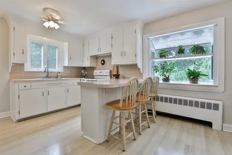 37 N Policy Street Salem NH 03079