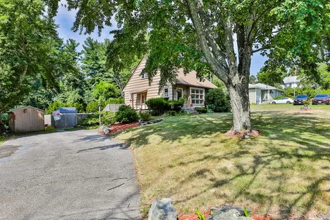 37 N Policy Street Salem NH 03079