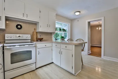 37 N Policy Street Salem NH 03079