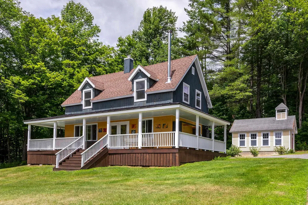 16 Gill Terrace Ludlow VT 05149