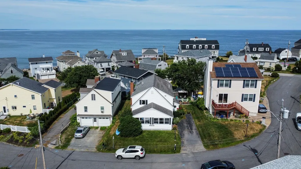 3 Sunsurf Avenue Hampton NH 03842