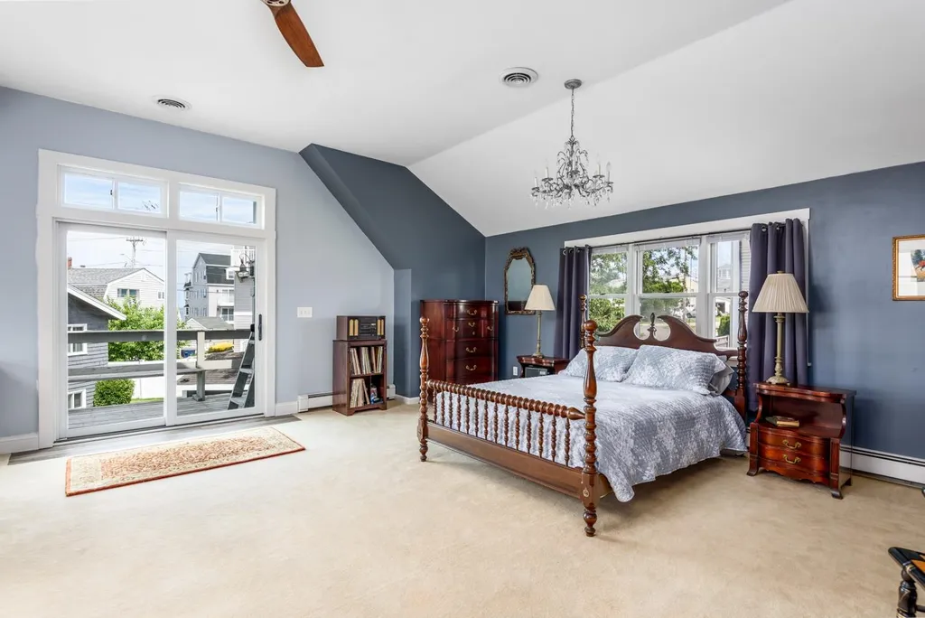 3 Sunsurf Avenue Hampton NH 03842
