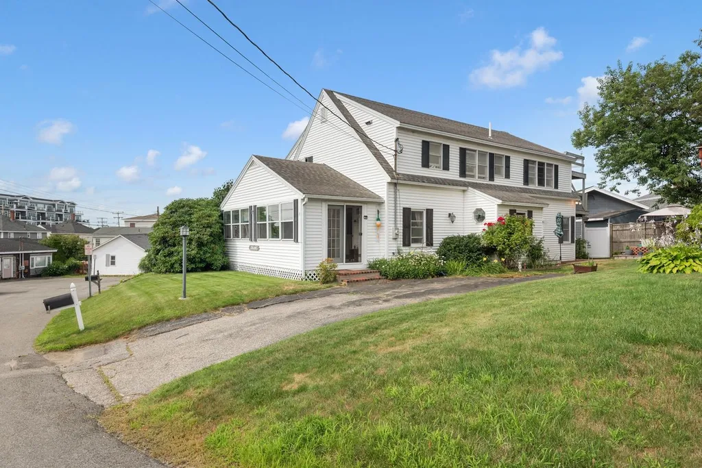 3 Sunsurf Avenue Hampton NH 03842