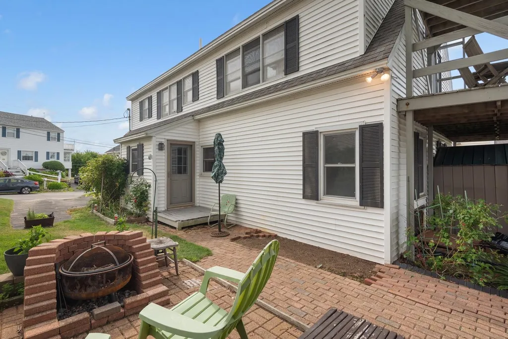 3 Sunsurf Avenue Hampton NH 03842