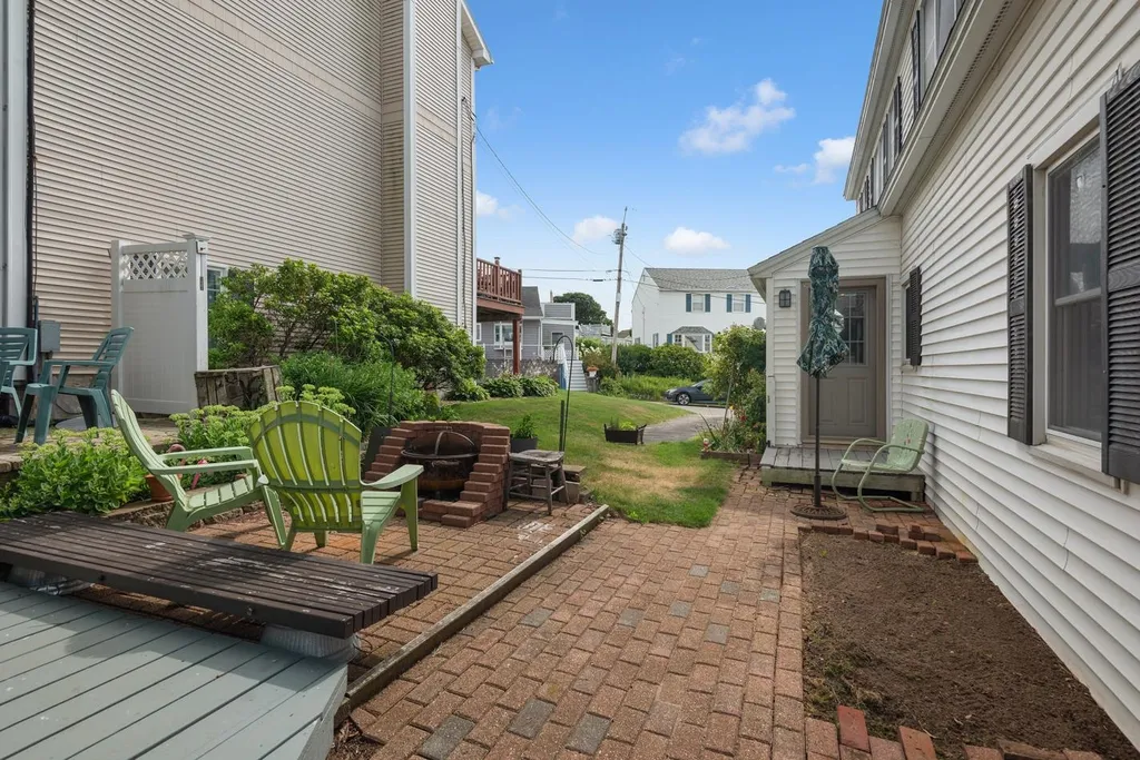 3 Sunsurf Avenue Hampton NH 03842
