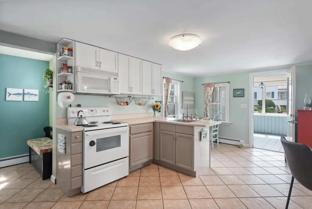 3 Sunsurf Avenue Hampton NH 03842