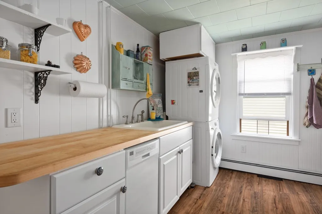 3 Sunsurf Avenue Hampton NH 03842
