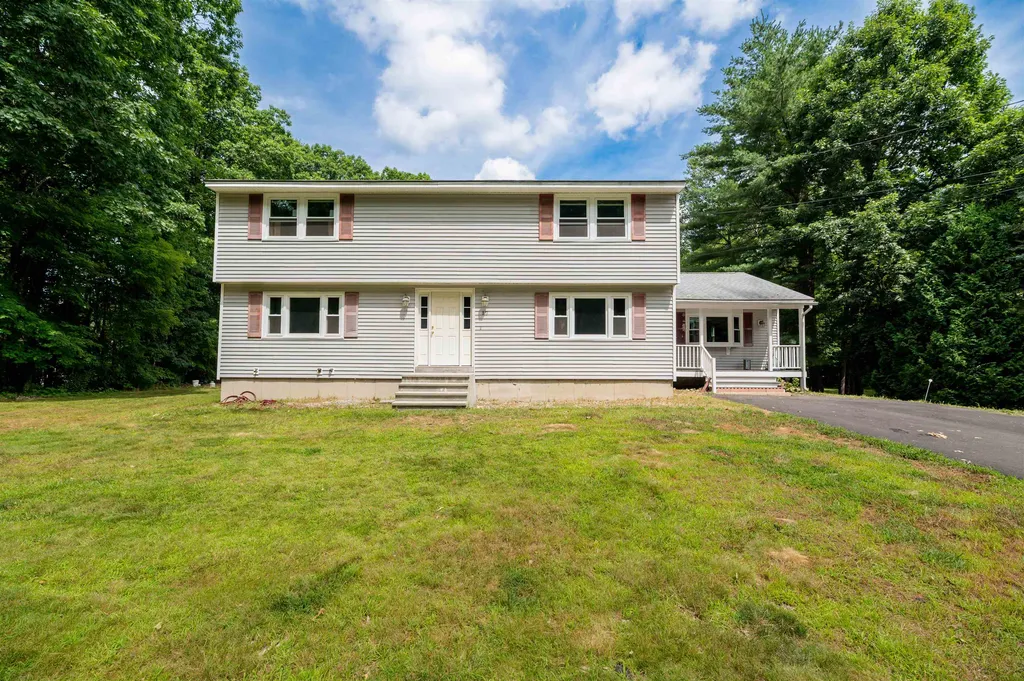 17 Tamworth Lane Merrimack NH 03054