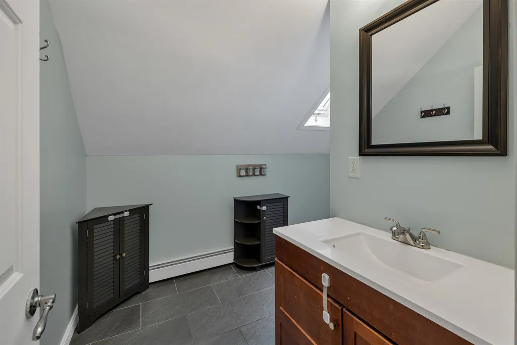 17 Riverside Drive Ashland NH 03217