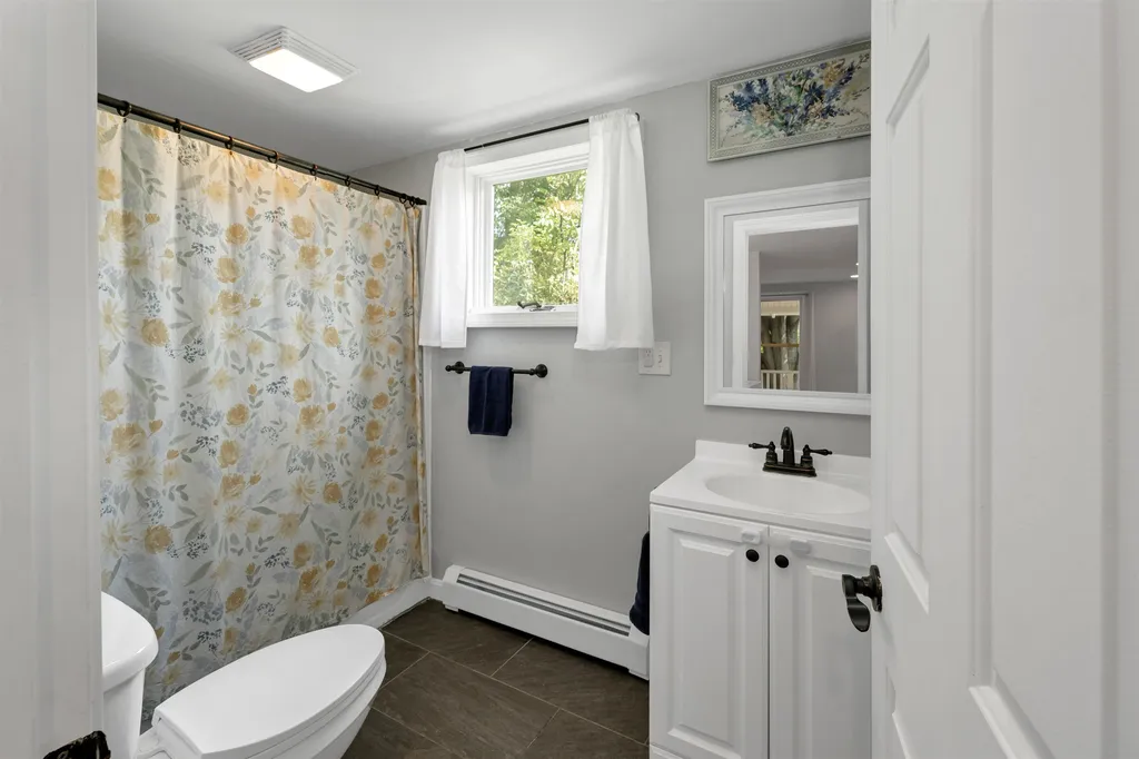 17 Riverside Drive Ashland NH 03217