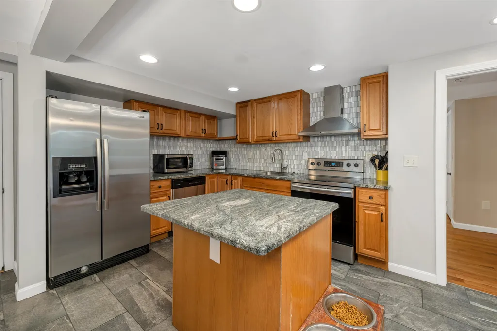 17 Riverside Drive Ashland NH 03217