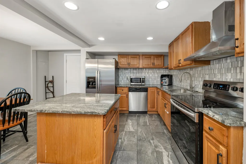 17 Riverside Drive Ashland NH 03217