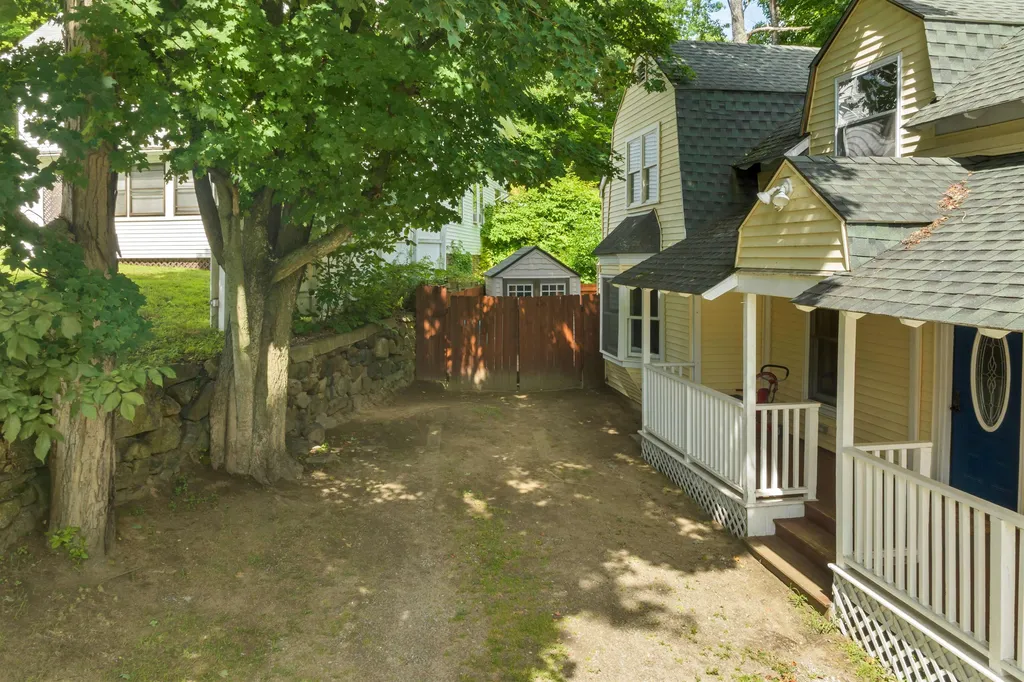 17 Riverside Drive Ashland NH 03217