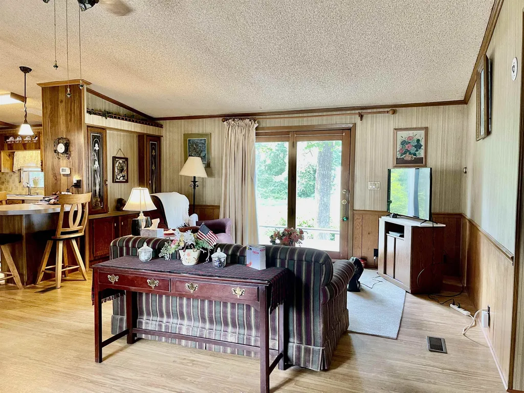 9 Cheryl Street Nashua NH 03062