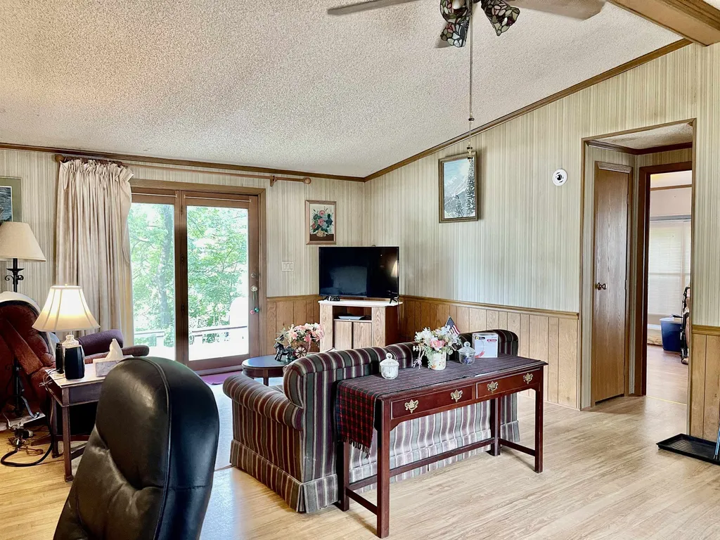 9 Cheryl Street Nashua NH 03062