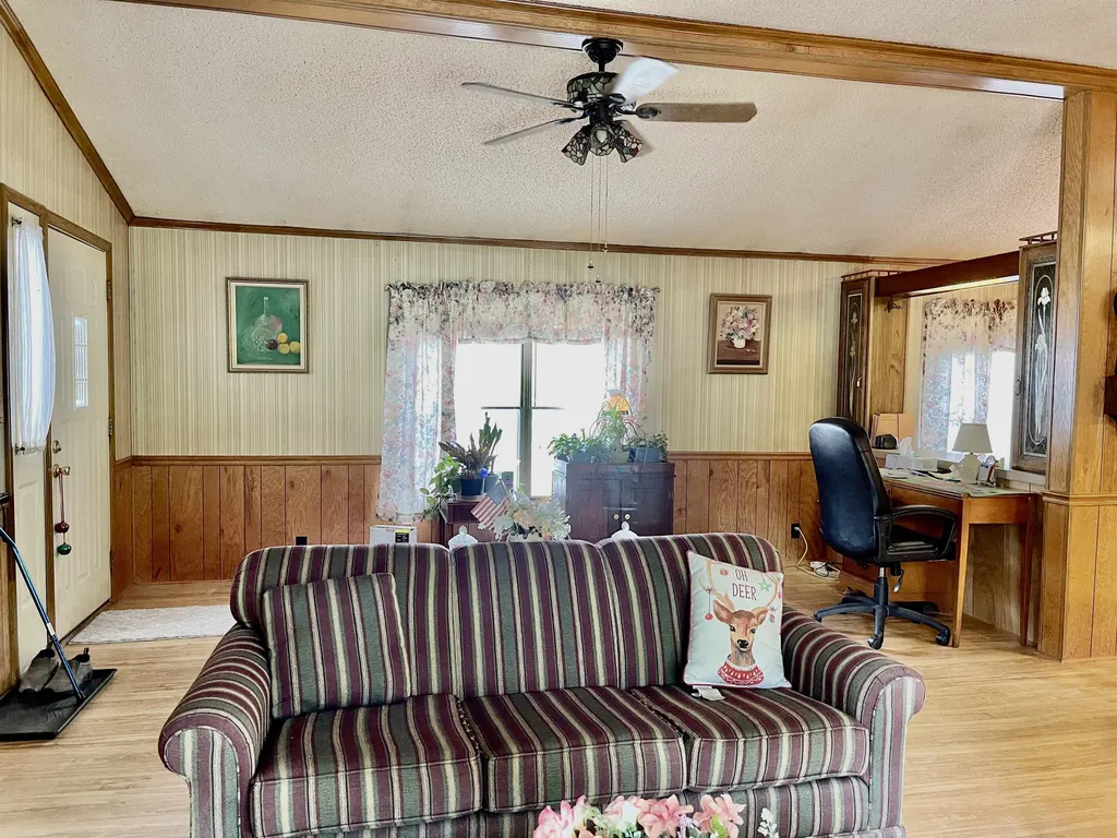 9 Cheryl Street Nashua NH 03062