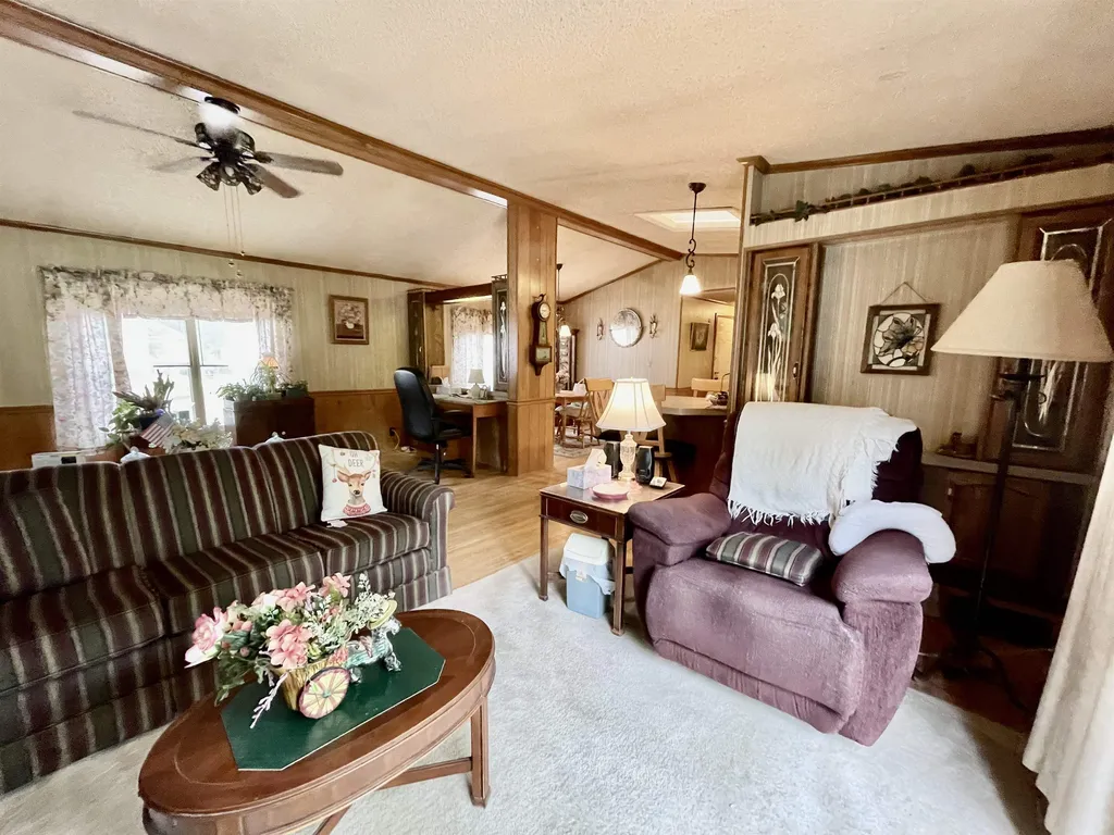 9 Cheryl Street Nashua NH 03062