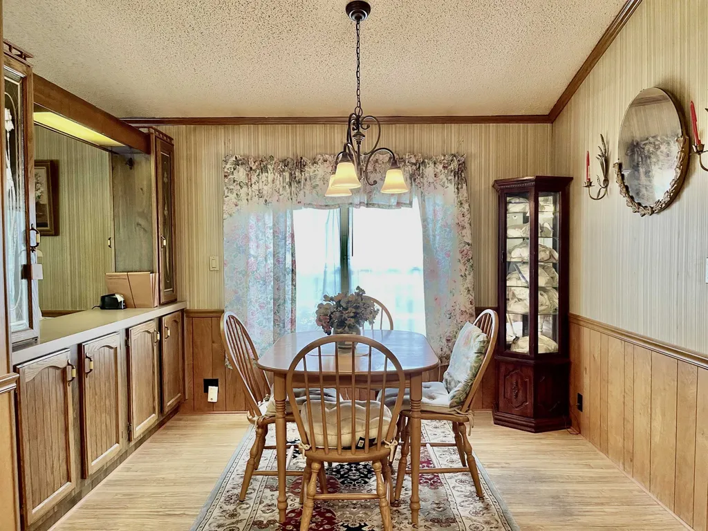 9 Cheryl Street Nashua NH 03062