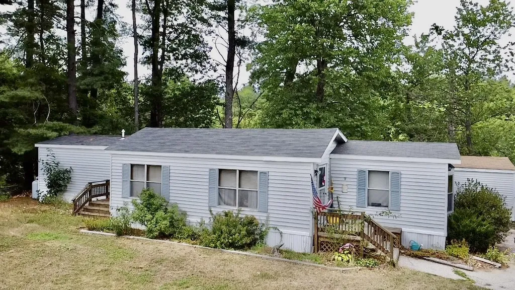 9 Cheryl Street Nashua NH 03062
