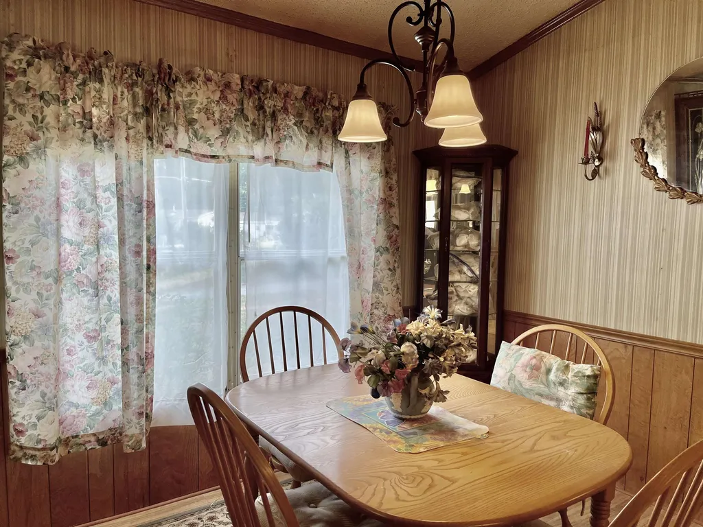 9 Cheryl Street Nashua NH 03062