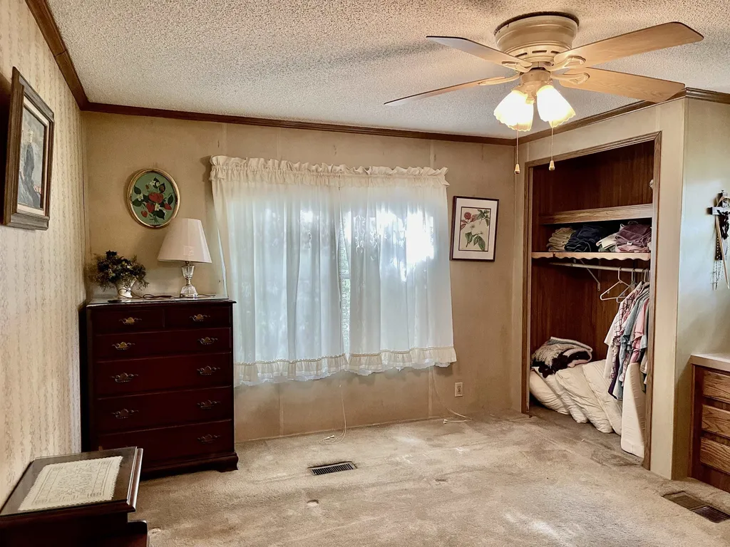 9 Cheryl Street Nashua NH 03062