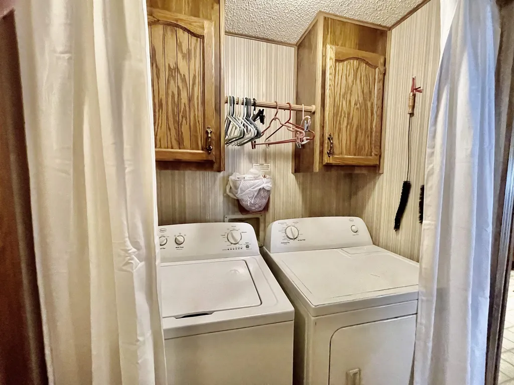 9 Cheryl Street Nashua NH 03062