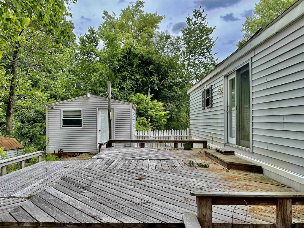 9 Cheryl Street Nashua NH 03062