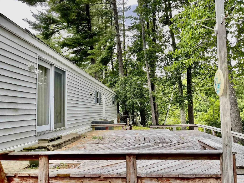 9 Cheryl Street Nashua NH 03062