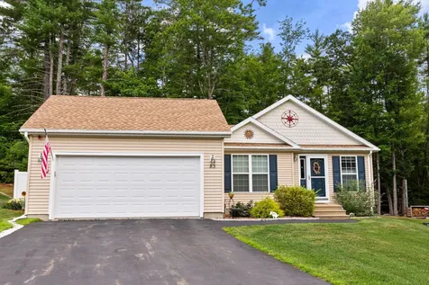 83 Siesta Lane Laconia NH 03246