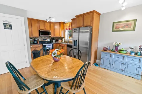 83 Siesta Lane Laconia NH 03246