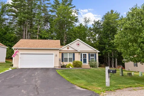 83 Siesta Lane Laconia NH 03246
