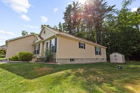 83 Siesta Lane Laconia NH 03246