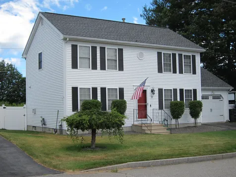 27 Hickory Court Manchester NH 03103