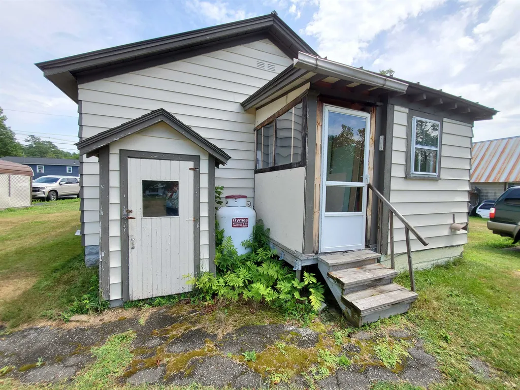 16 Peabody Street Lebanon NH 03766
