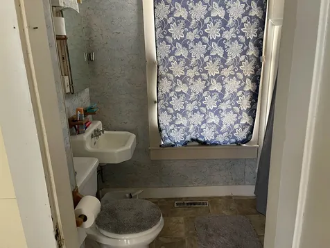 25 Lyford Street Laconia NH 03246