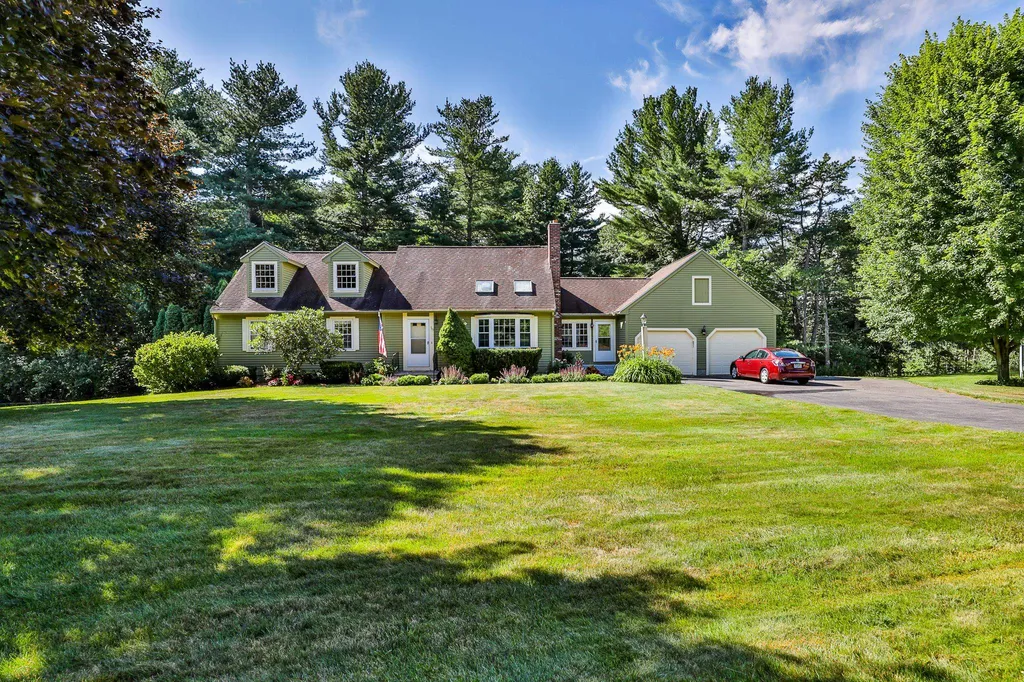 19 Locke Mill Drive Litchfield NH 03052