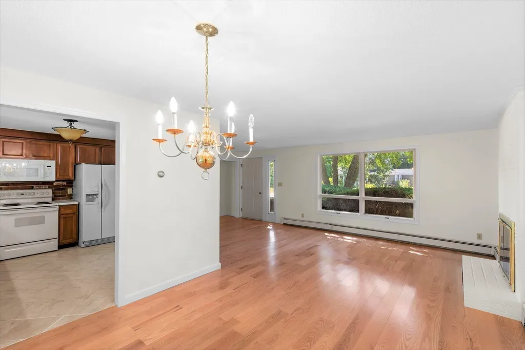 27 Lois Street Rochester NH 03867