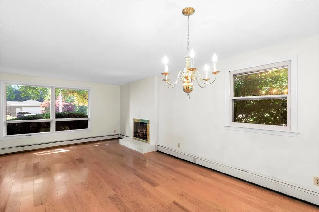 27 Lois Street Rochester NH 03867