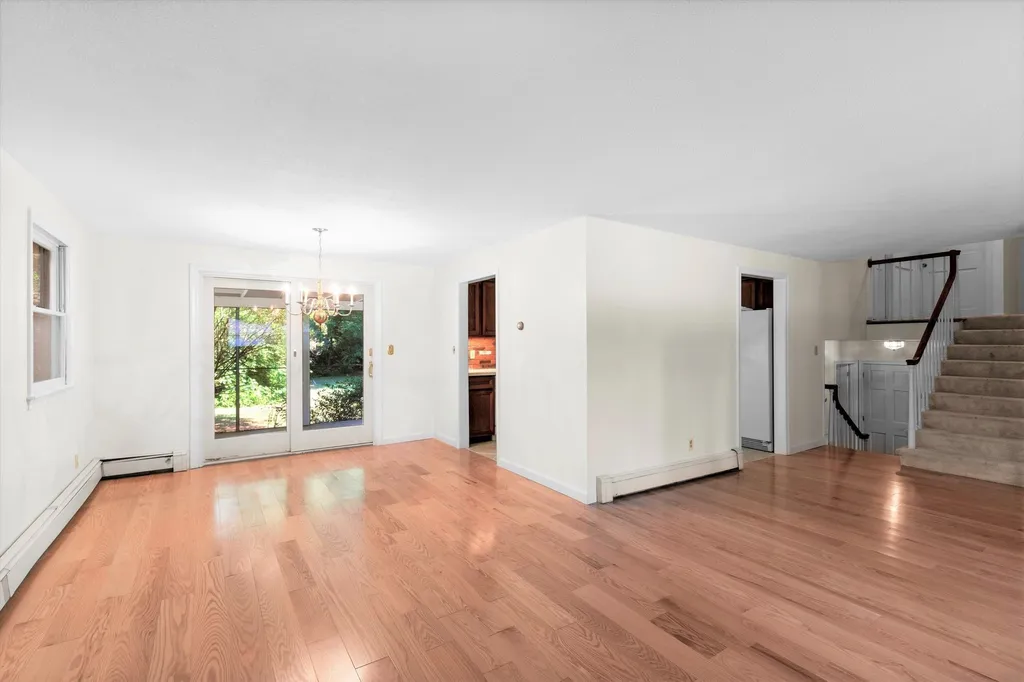 27 Lois Street Rochester NH 03867