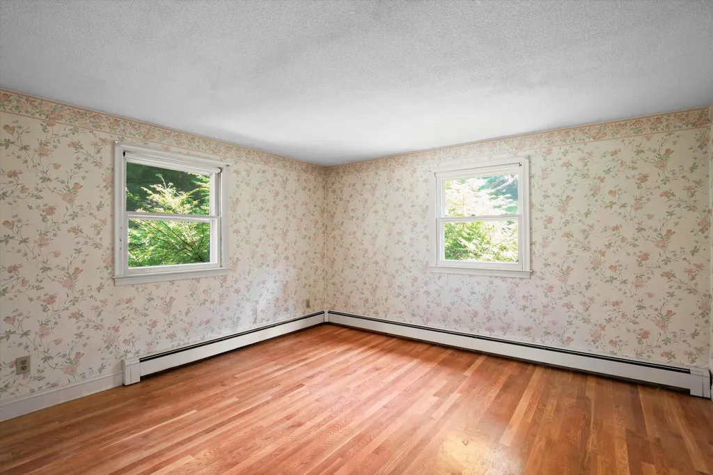 27 Lois Street Rochester NH 03867
