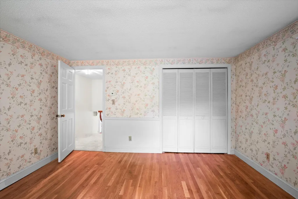 27 Lois Street Rochester NH 03867